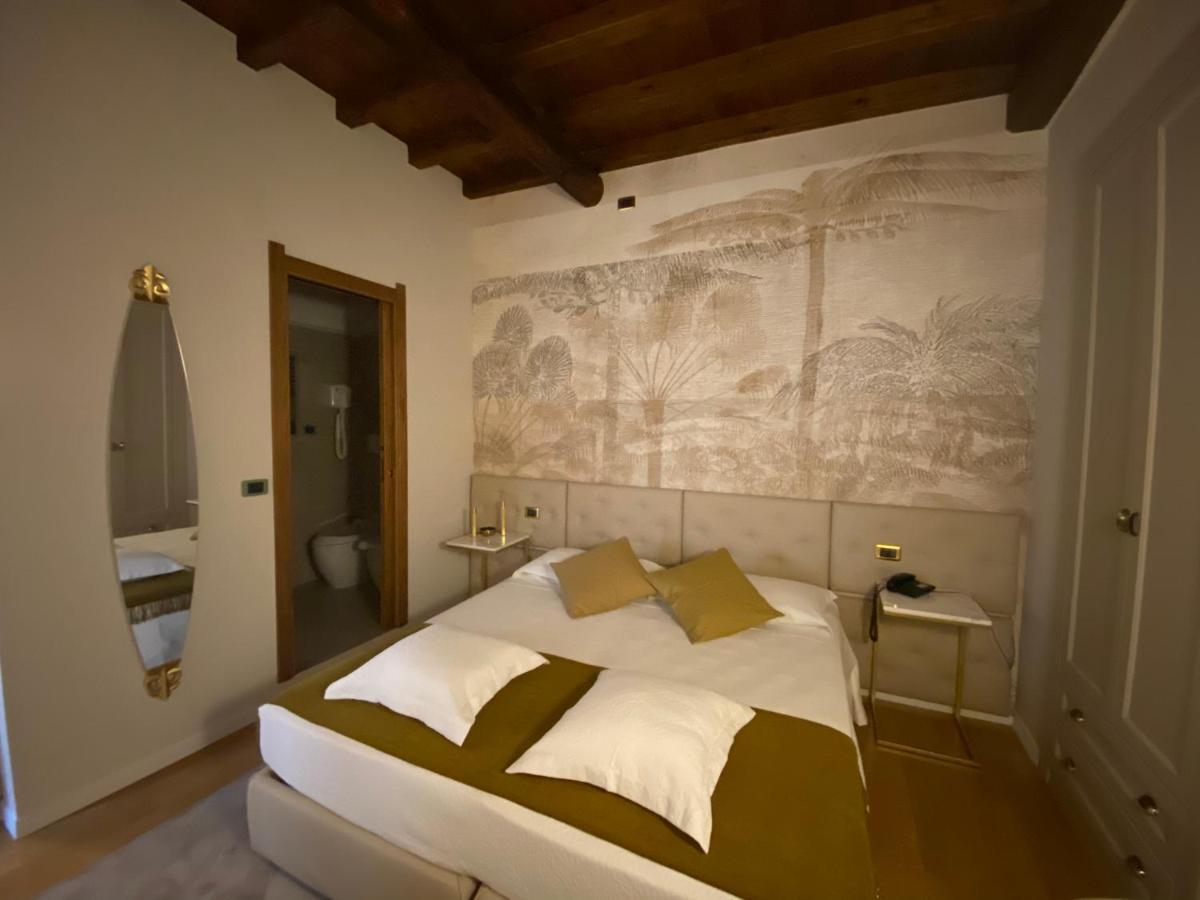 Condotti Rooms ローマ エクステリア 写真