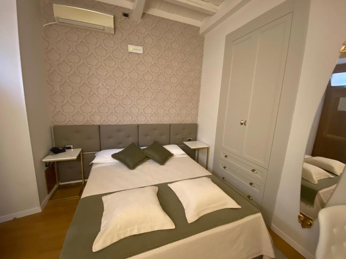 Condotti Rooms ローマ エクステリア 写真