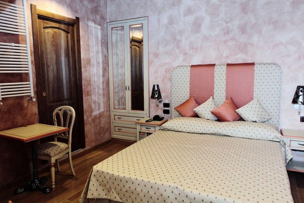Condotti Rooms ローマ エクステリア 写真